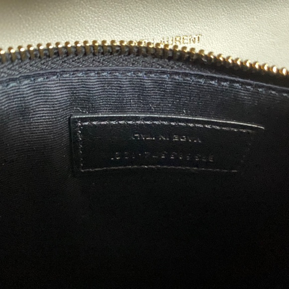 SOLD - Authentic - Yves Saint Laurent - Gabby - Small - Picture 7 of 9